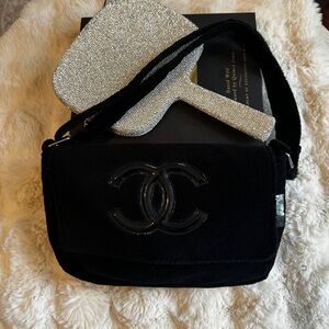 🎄CHANEL PRECISION BEAUTE’🎄Black on Black Crossbody Bag! Never Been Used! GWP!